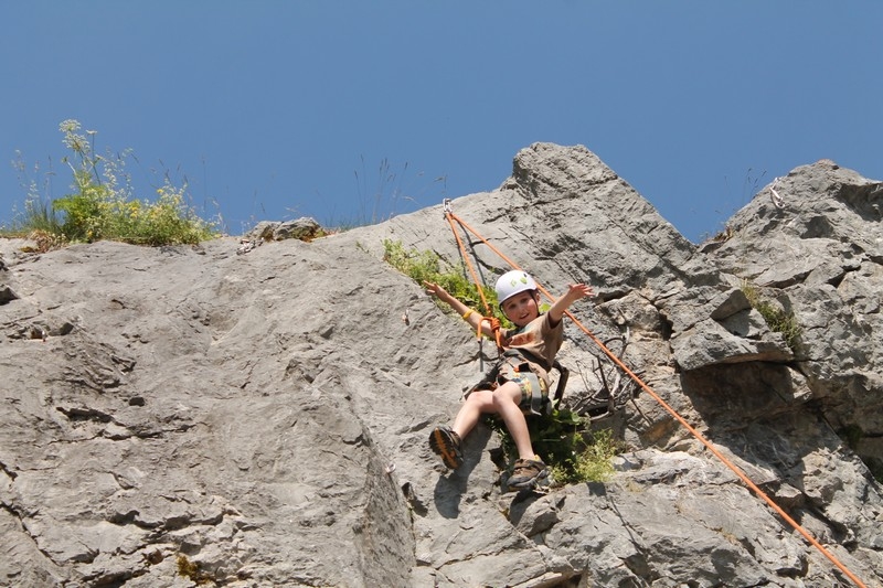 Village Camps International Summer Camp Leysin, Switzerland 2025-08-09 https://www.villagecamps.com/journals_admin/images/691-9-climb (71).jpg